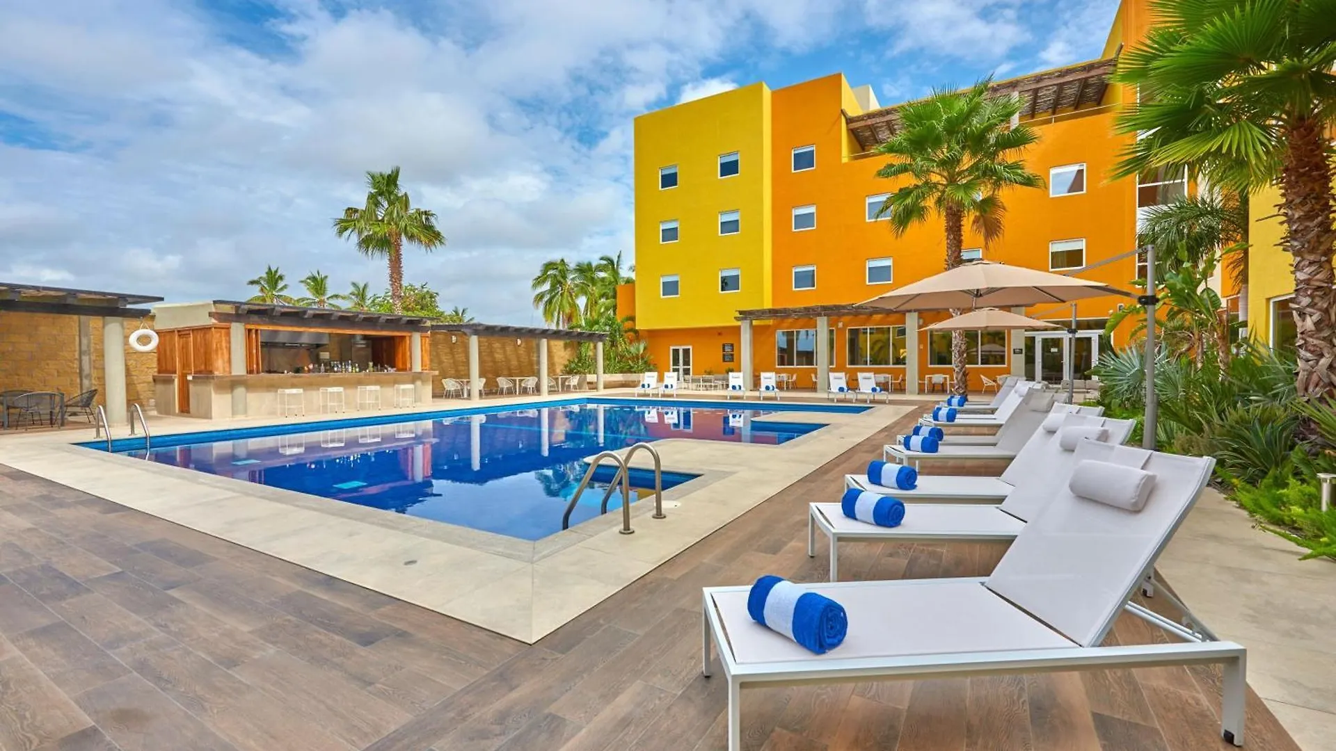 City Express Suites By Marriott Cabo San Lucas